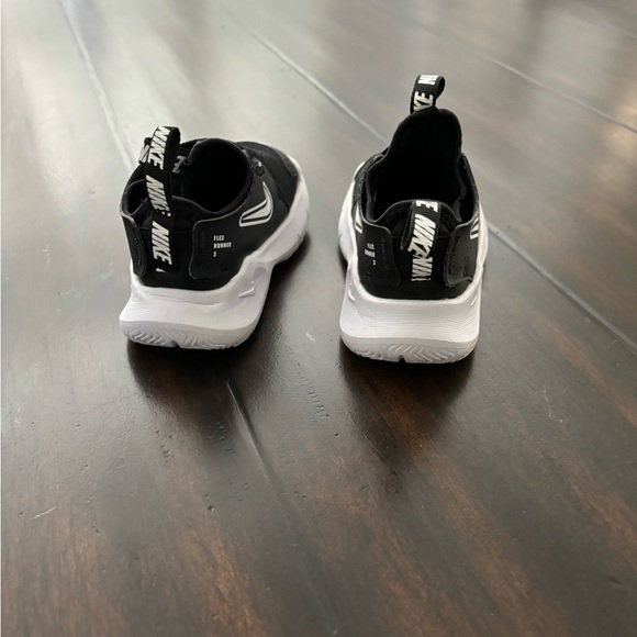 Nike 6C toddler shoes - Picture 4 of 5